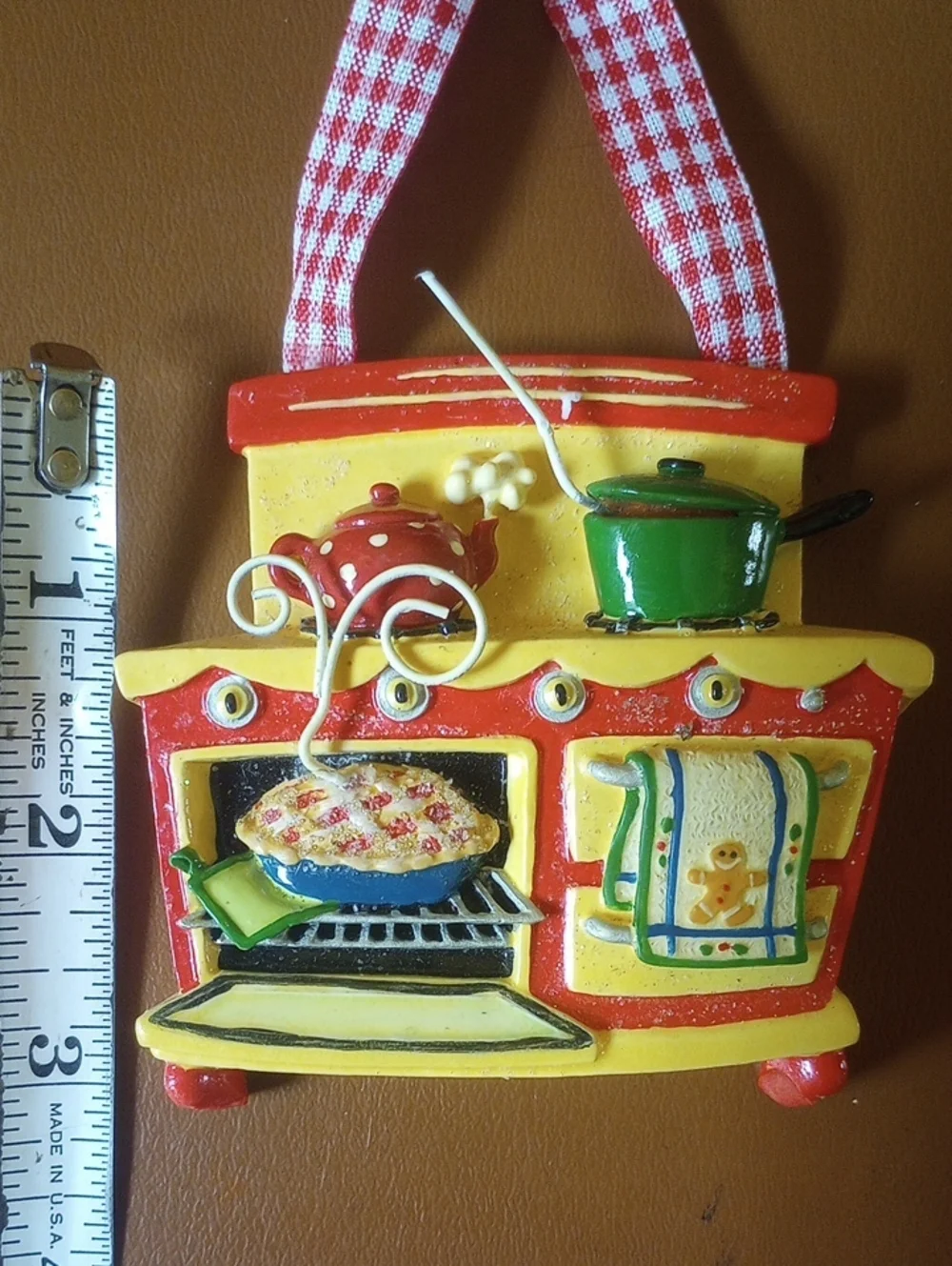 Cute Colorful Christmas Holiday Vintage Ornament. Stove Oven Pie Kitchen Pots